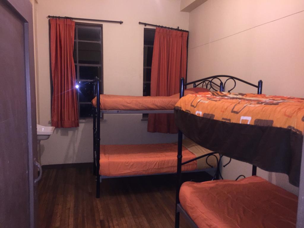 Check Inn Bed And Breakfast Cuenca Ruang foto