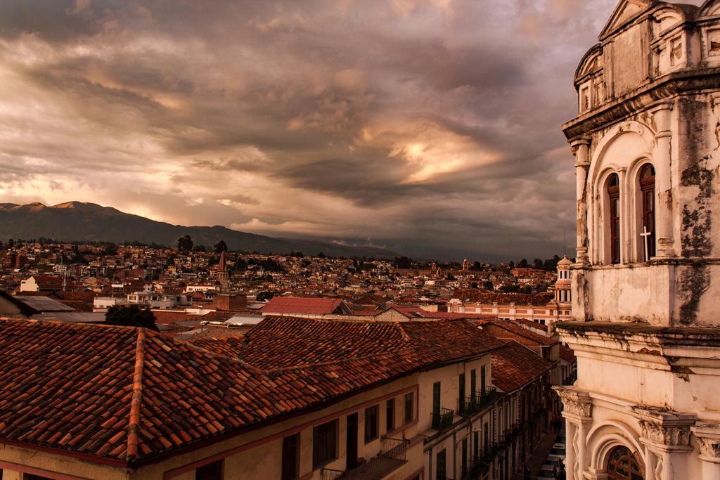 Check Inn Bed And Breakfast Cuenca Bagian luar foto